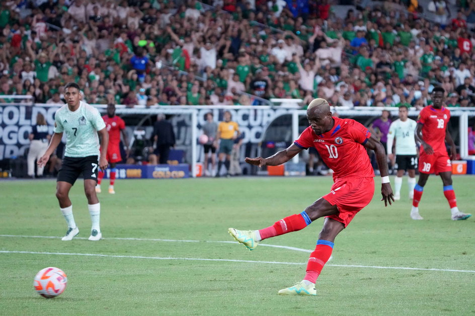 Wilde-Donald Guerrier w reprezentacji Haiti w meczu z Meksykiem podczas turnieju Gold Cup w 2023 r.