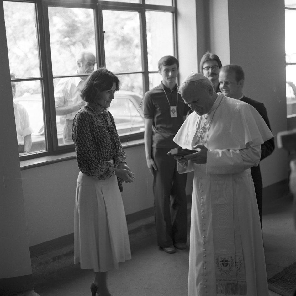 Spotkanie z Janem Pawłem II. Polak został wybrany na papieża w ten sam dzień (16 października 1978 r.), w który Wanda Rutkiewicz stanęła na szczycie Mount Everest
