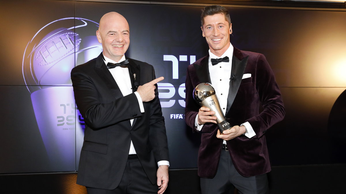 Gianni Infantino i Robert Lewandowski 