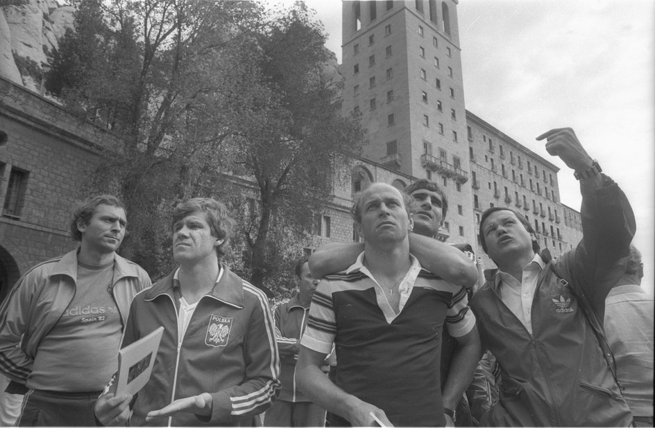 Od lewej: Tadeusz Dolny, Włodzimierz Smolarek, Grzegorz Lato i Paweł Janas w trakcie zwiedzania Barcelony podczas MŚ 1982