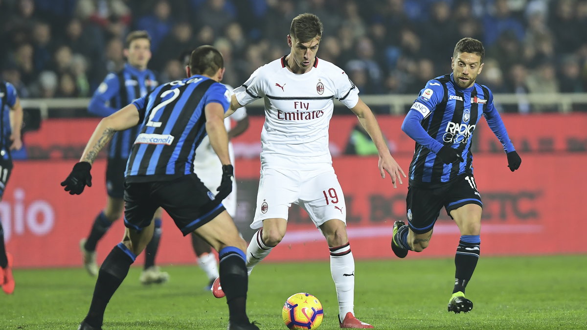 Krzysztof Piątek (AC Milan) i Rafael Toloi (Atalanta Bergamo)