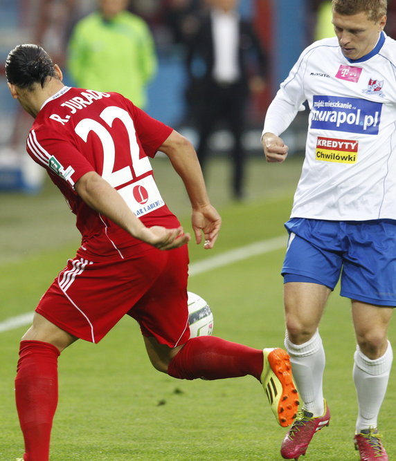 PIŁKARSKA EKSTRAKLASA PIAST GLIWICE PODBESKIDZIE BIELSKO (Ruben Jurado Fernandez Maciej Iwański )