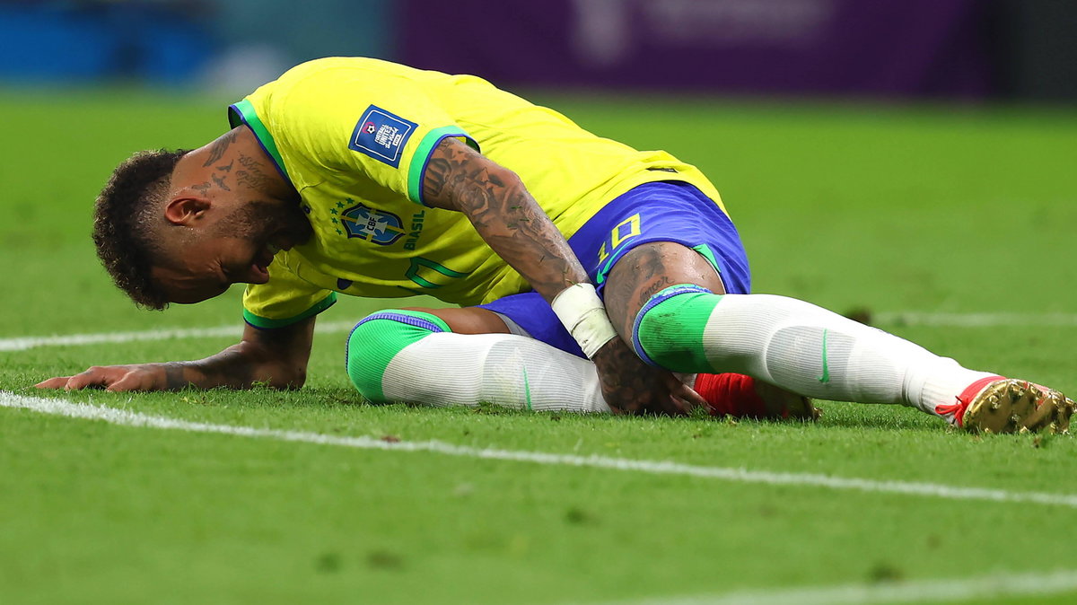 Neymar doznał kontuzji kostki w pierwszym meczu z Serbią