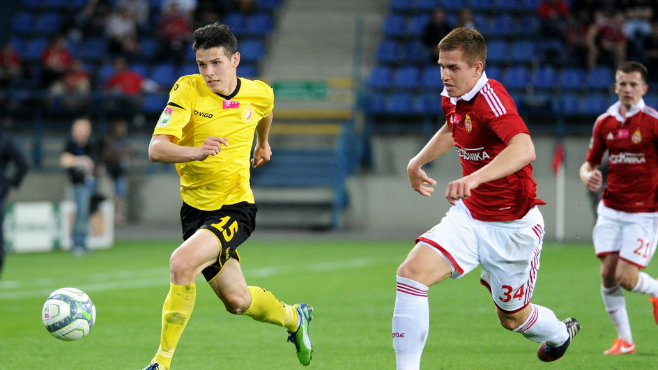 Mariusz Stępiński i Alan Uryga w meczu Wisła Kraków - Widzew Łódź 