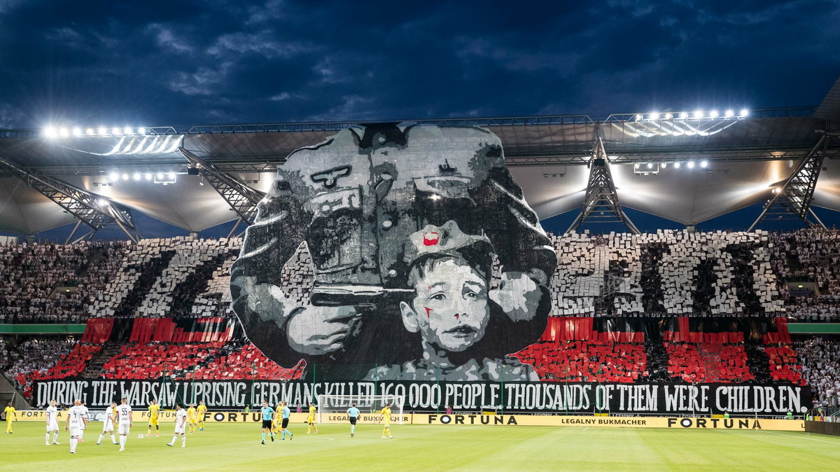 Oprawa kibiców Legii Warszawa w czasie meczu z FC Astaną