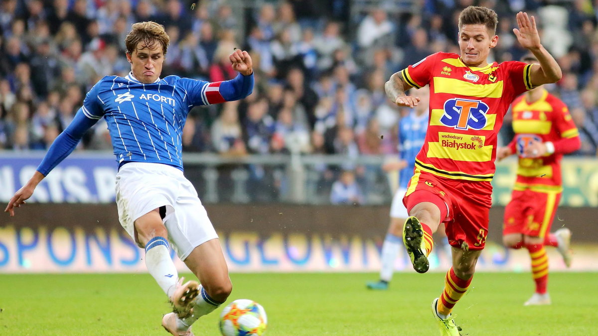 Patryk Klimala (Jagiellonia Białystok) i Thomas Rogne (Lech Poznań)