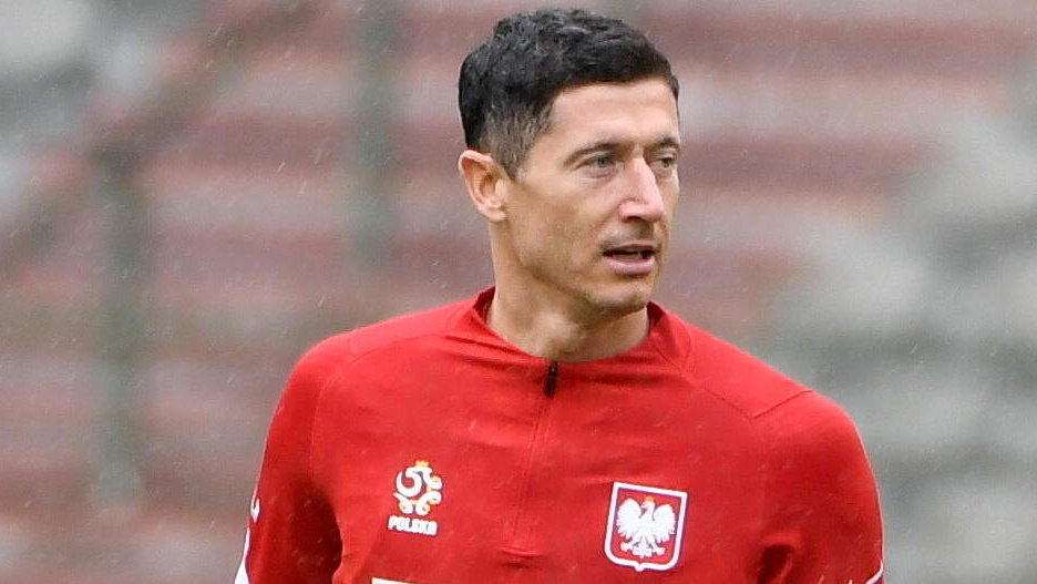 Robert Lewandowski czeka na ofertę Barcelony