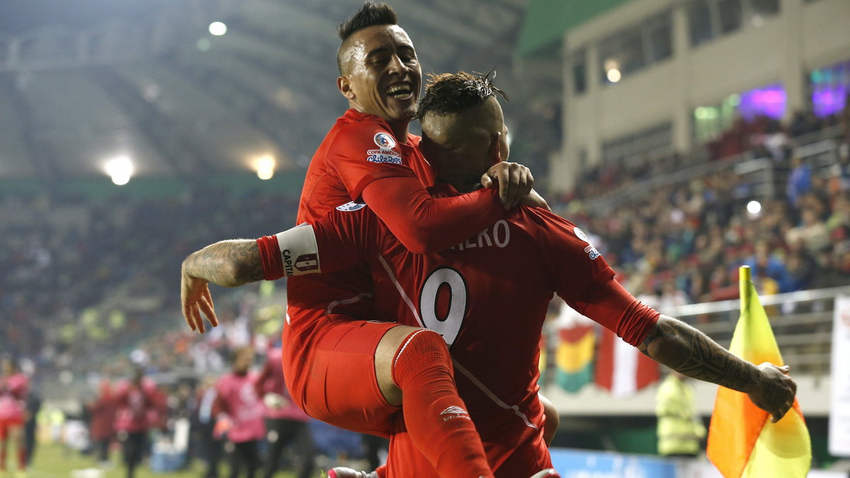 Christian Cueva (L) i Paolo Guerrero