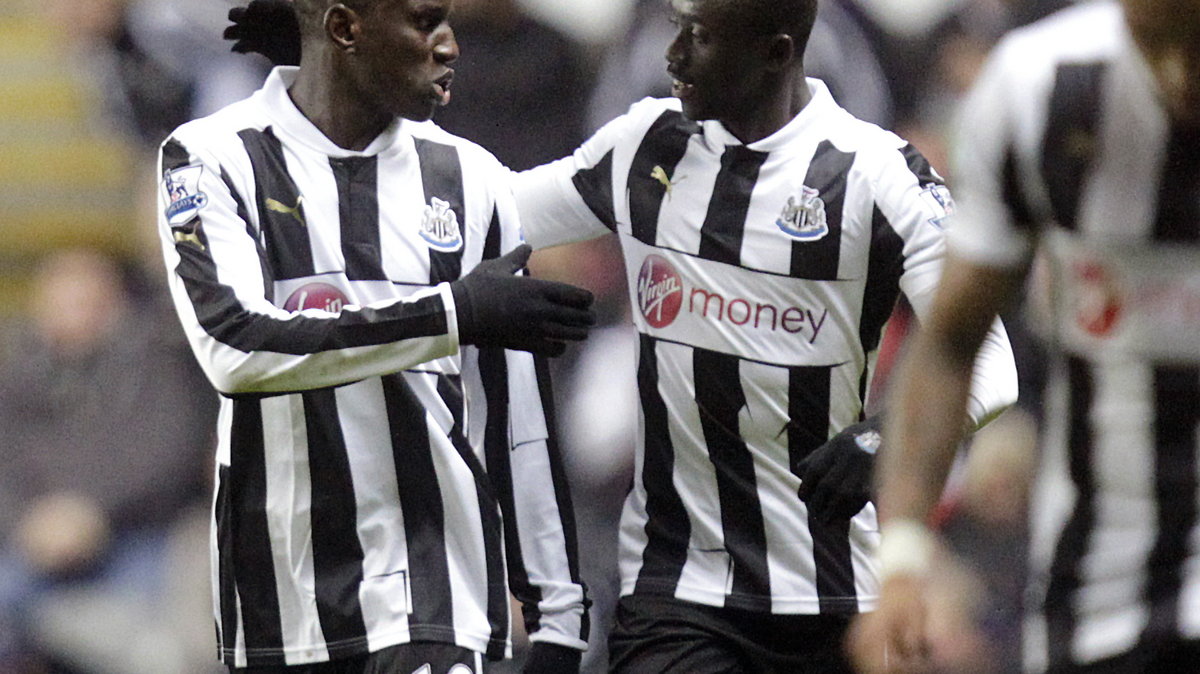 Demba Ba (L)