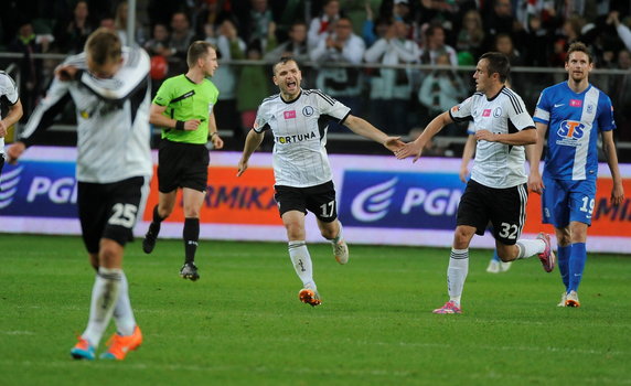 PIŁKA NOŻNA LEGIA KONTRA LECH ( Tomasz Brzyski)