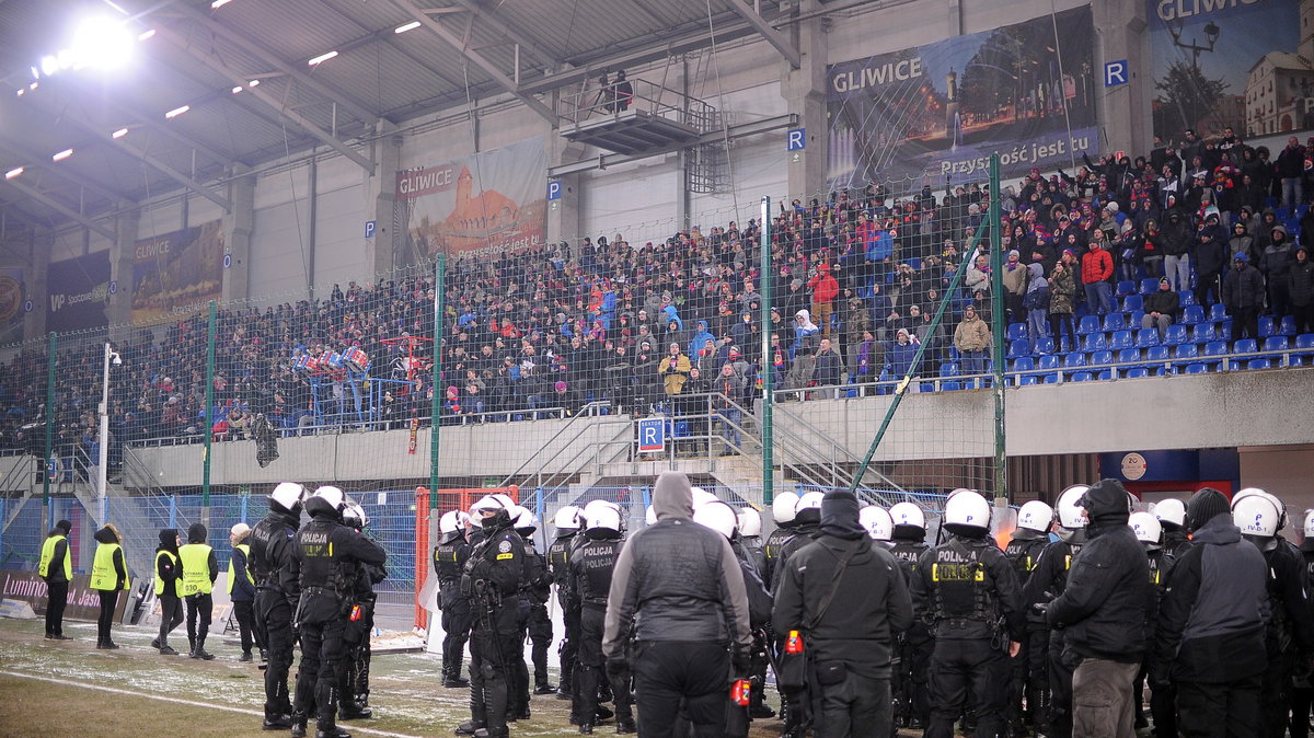 Policja na meczu Piasta Gliwice z Górnikiem Zabrze