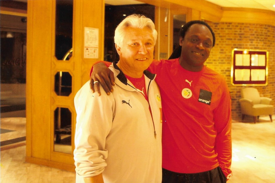 Henryk Kasperczak z byłym reprezentantem Senegalu i byłym trenerem reprezentacji tego kraju Julesem Bocande