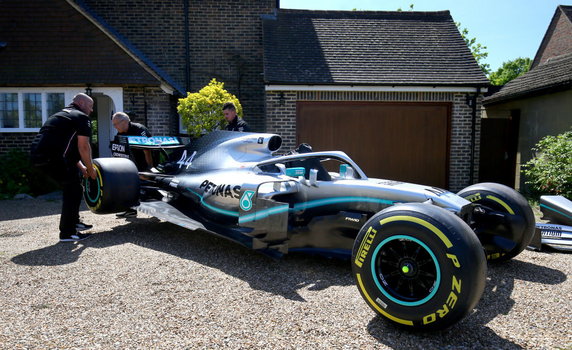Piękny gest Lewisa Hamiltona i Mercedesa