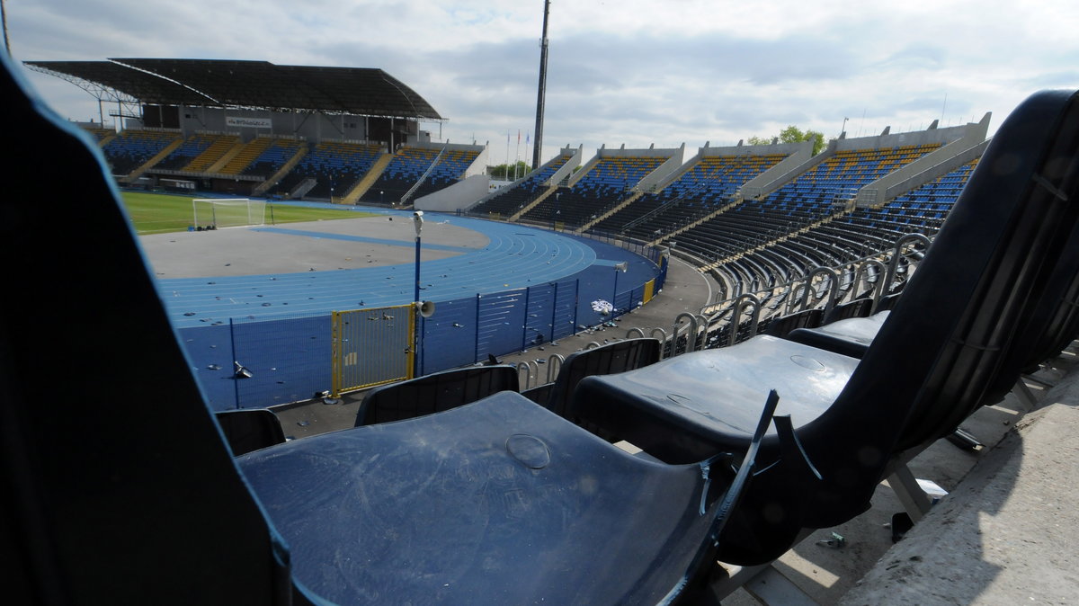 Zniszczony stadion Zawiszy Bydgoszcz, fot. PAP/ Tytus Żmijewski