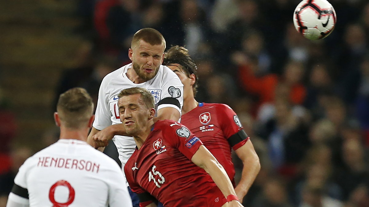 Eric Dier (Anglia) i Tomas Soucek (Czechy)