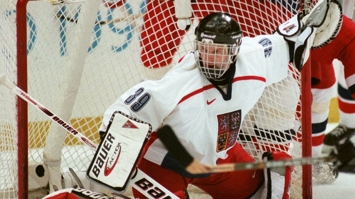 Dominik Hašek od 1990 do 2008 roku grał w NHL, później zawiesił karierę, a gdy wrócił, grał m.in. w rosyjskiej KHL.