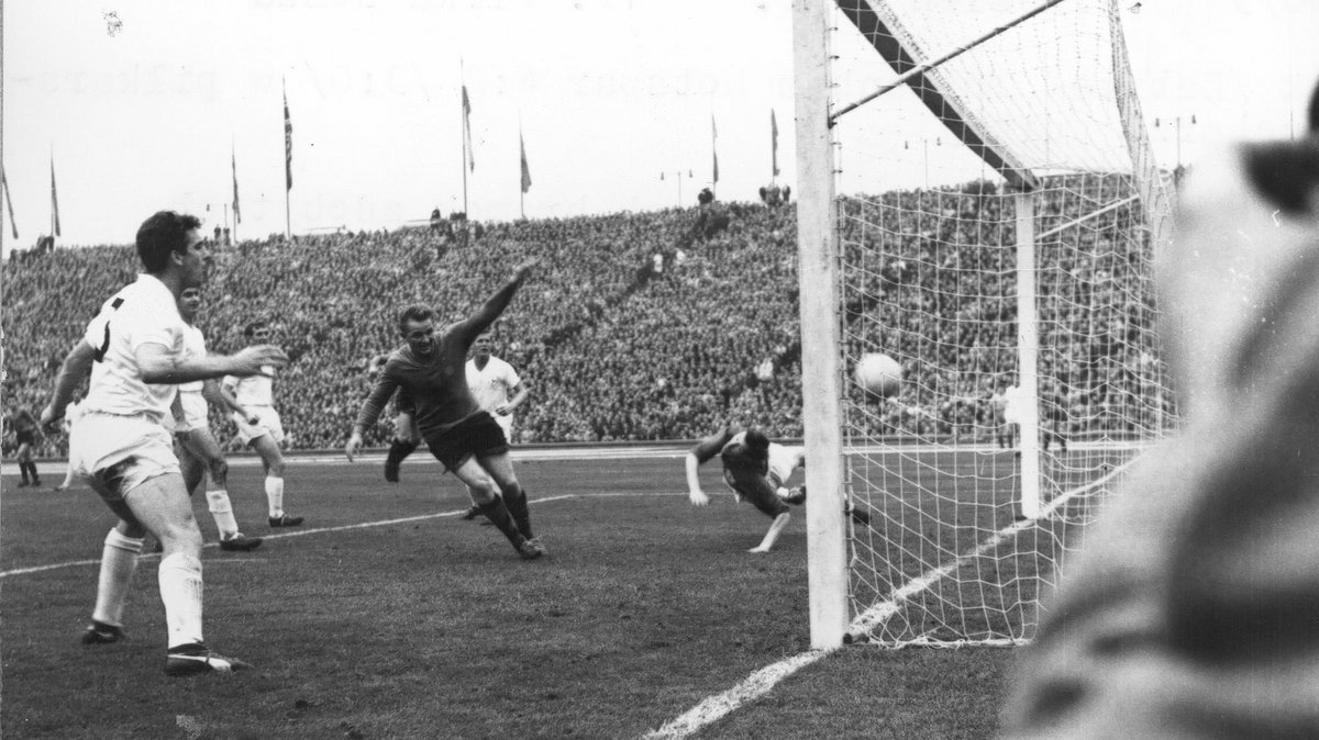 Starcie z Tottenhamem Hotspur (4:2) na Stadionie Śląskim z 1961 roku to jeden z najwspanialszych europejskich meczów Górnika Zabrze w historii. Grający w nim Jan Kowalski występ okupił kontuzją, która wykluczyła go z udziału w rewanżu.