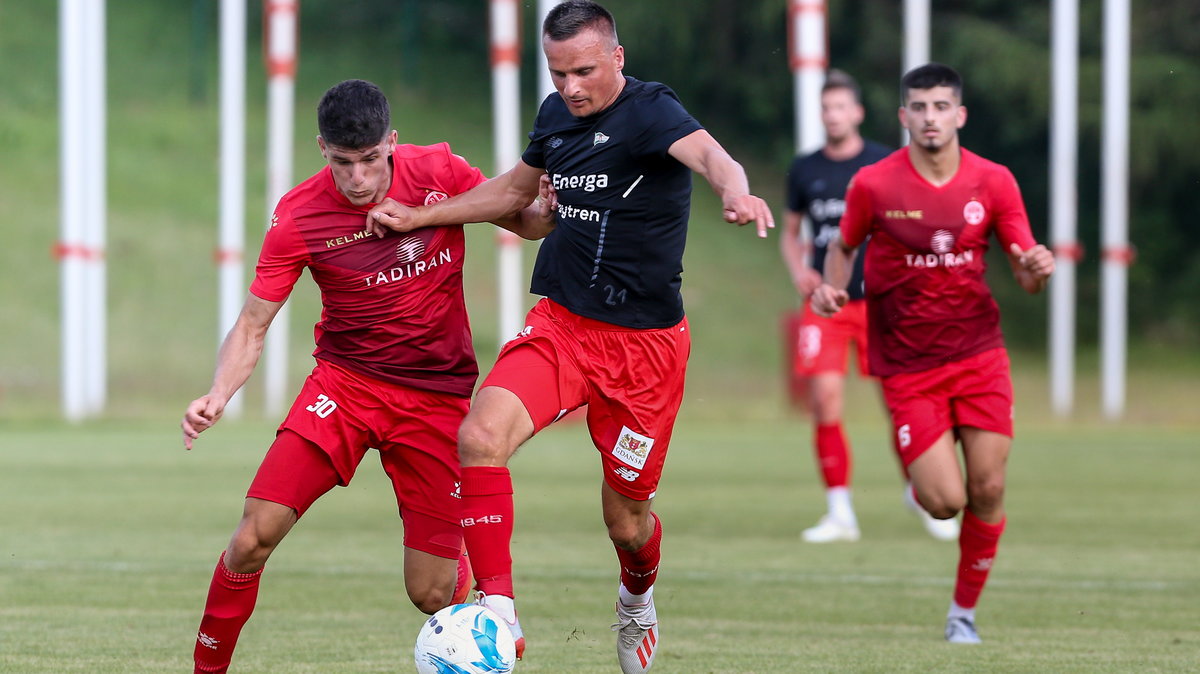 Sławomir Peszko (Lechia Gdańsk) w meczu z Hapoelem Beer Szewa