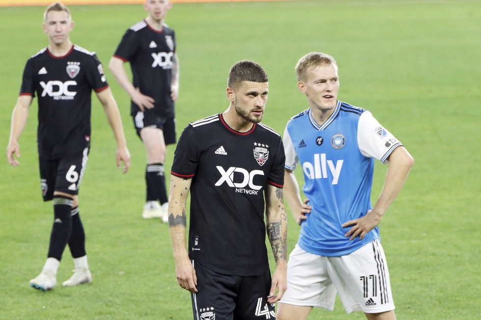 Mateusz Klich i Karol Świderski podczas meczu MLS