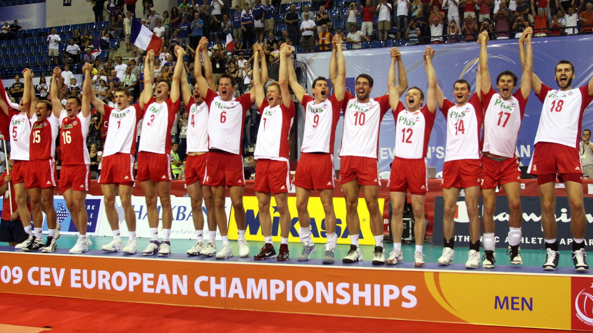 Polscy siatkarze 25 razy startowali w mistrzostwach Europy. Złote medali zdobyli tylko raz - w 2009 roku w Izmirze.