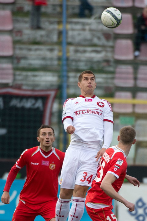 PIŁKA NOŻNA LIGA POLSKA WIDZEW ŁÓDŹ WISŁA KRAKÓW (Piotr Mroziński Eduards Visnakovs Alan Uryga)