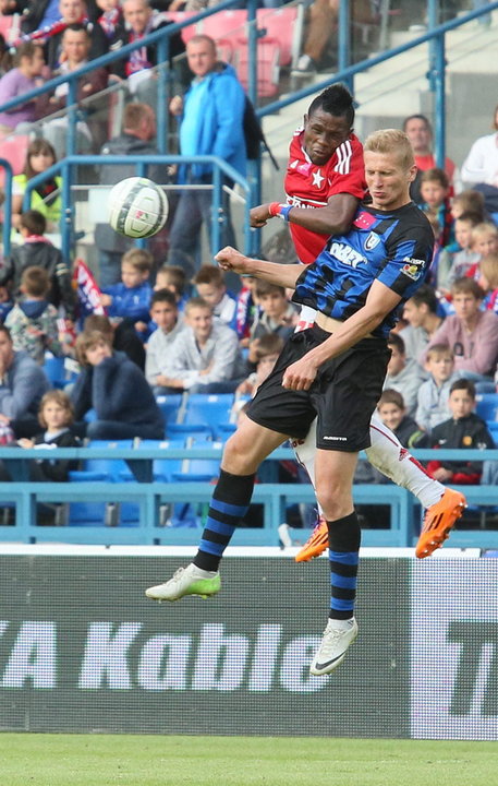 PIŁKARSKA EKSTRAKLASA WISŁA ZAWISZA BYDGOSZCZ (Wide-Donald Guerrier Igor Lewczuk )