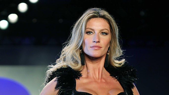 Gisele Bundchen na wybiegu w 2011 roku