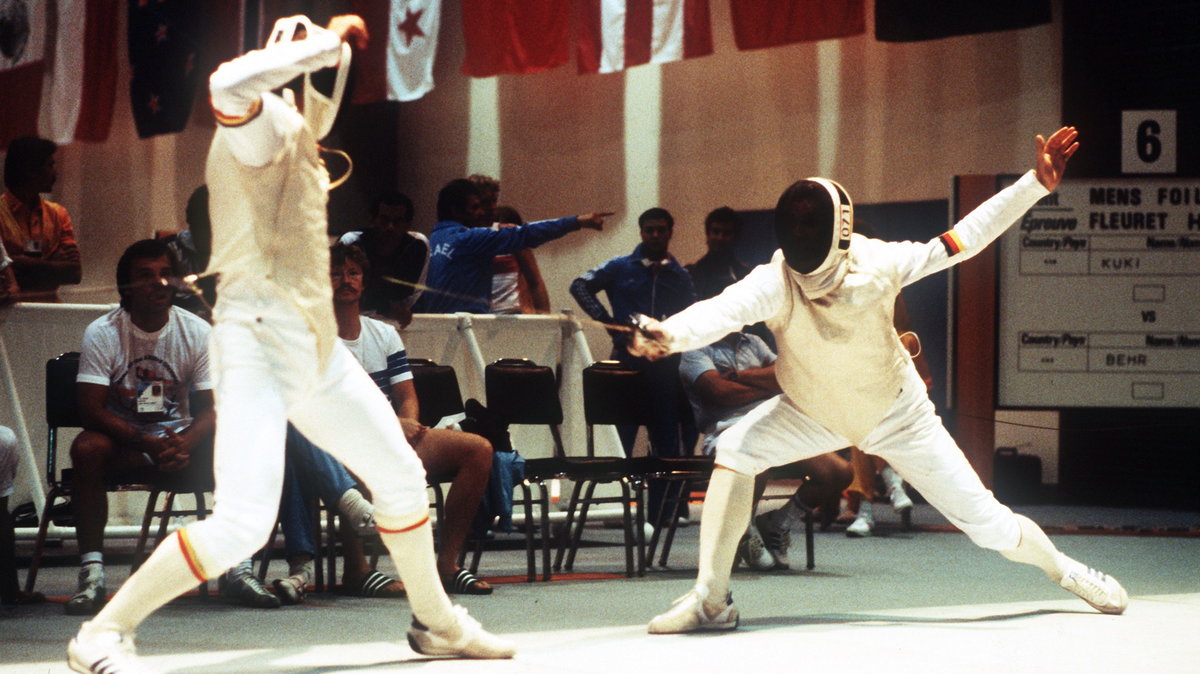 Matthias Behr (po prawej stronie) w walce na IO w Los Angeles w 1984 roku