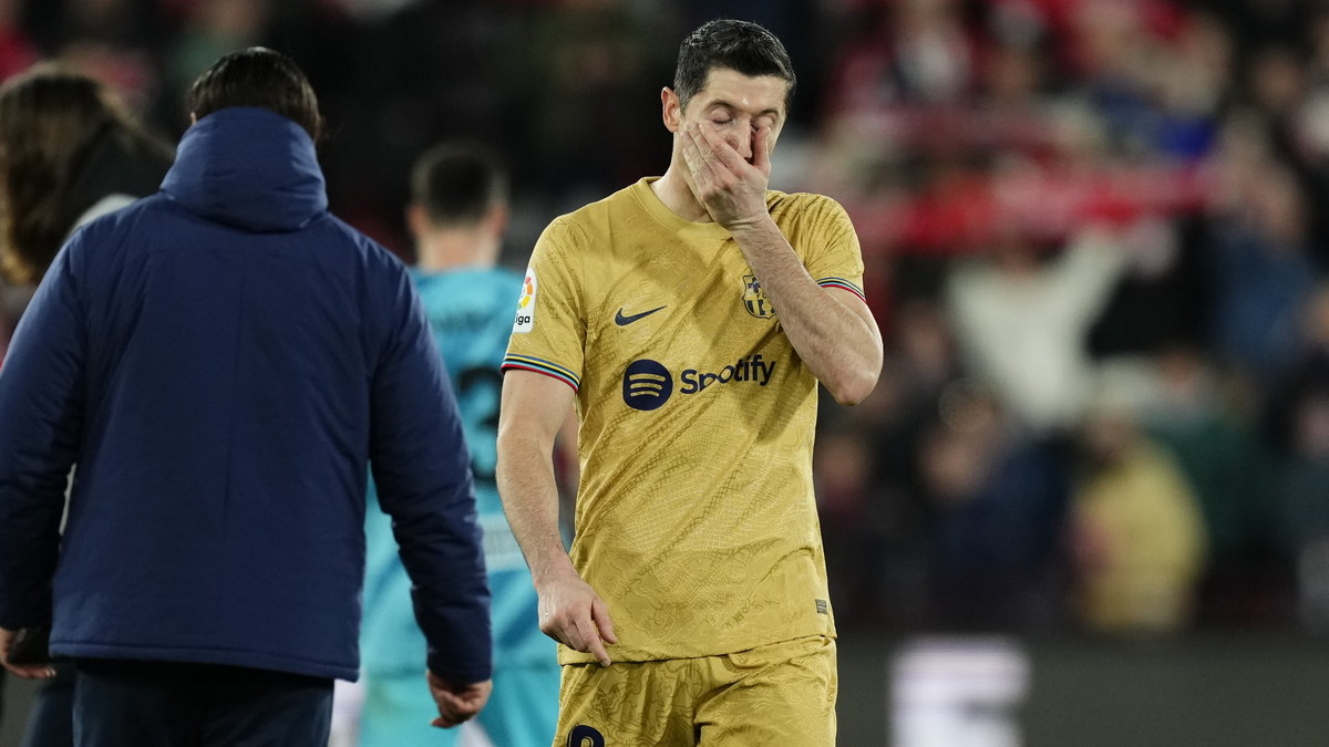 Robert Lewandowski należy do najbardziej eksploatowanych zawodników Barcelony. Więcej minut w tym sezonie od niego uzbierał tylko Marc-Andre ter Stegen.