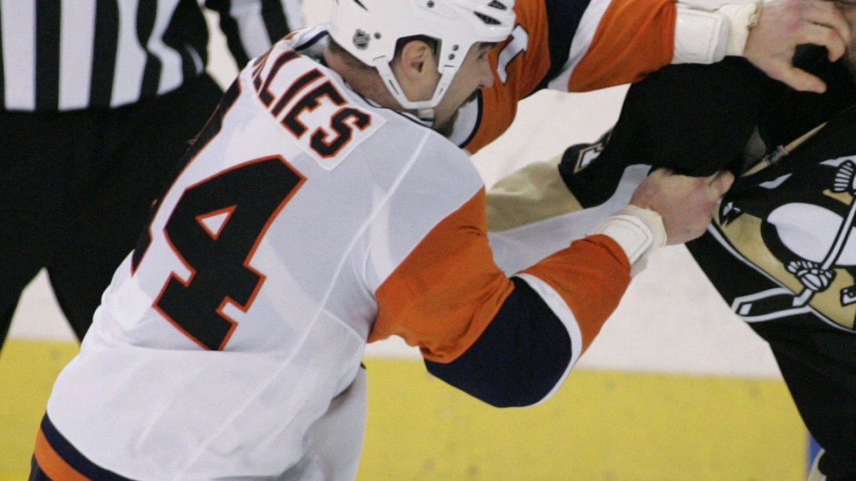 Trevor Gillies (L)