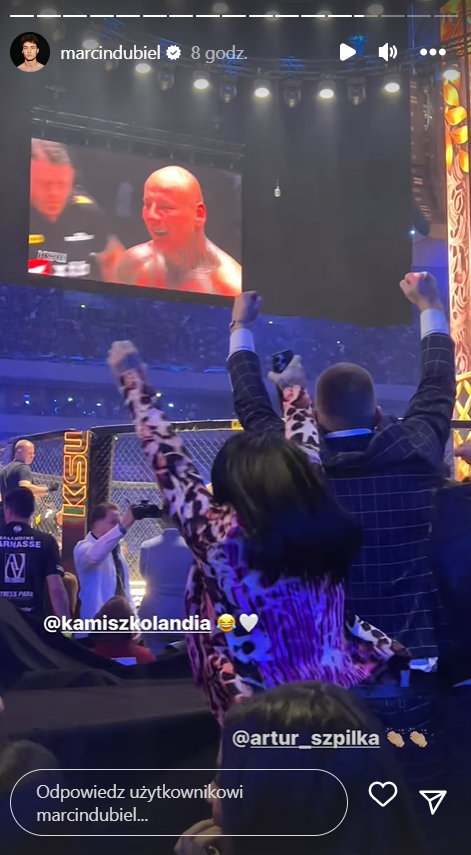 Radość partnerki Artura Szpilki po jego zwycięstwie na KSW z "Pudzianem"