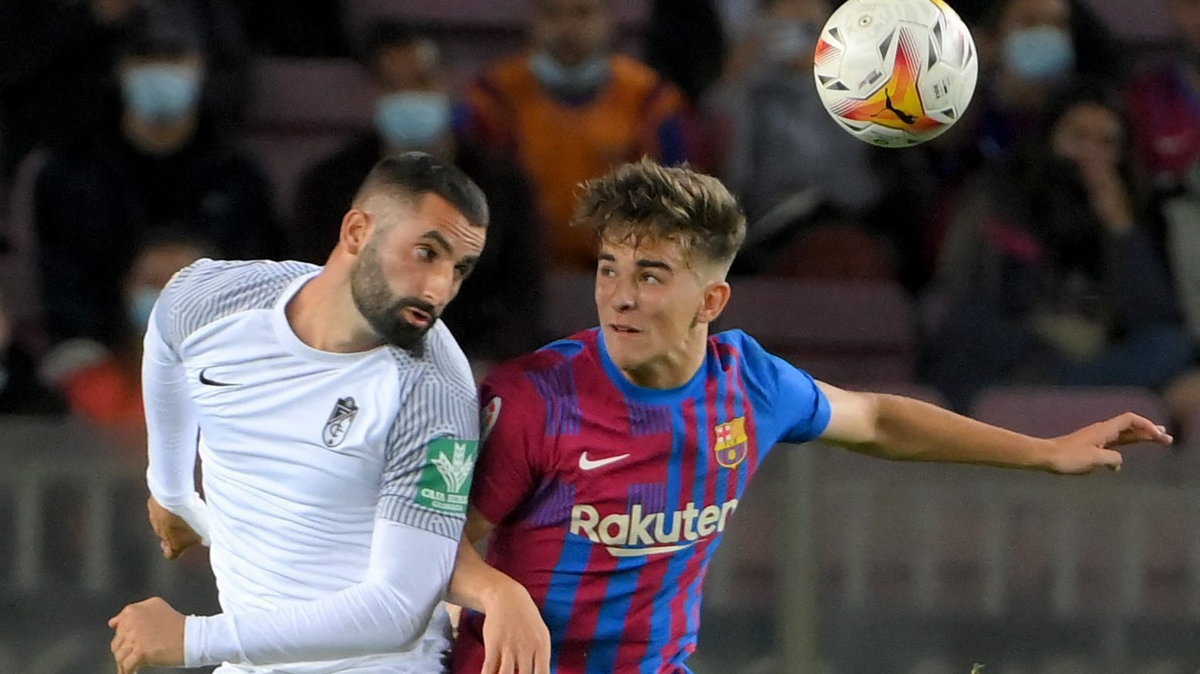 Maxime Gonalons (Granada) i Gavi (Barcelona)