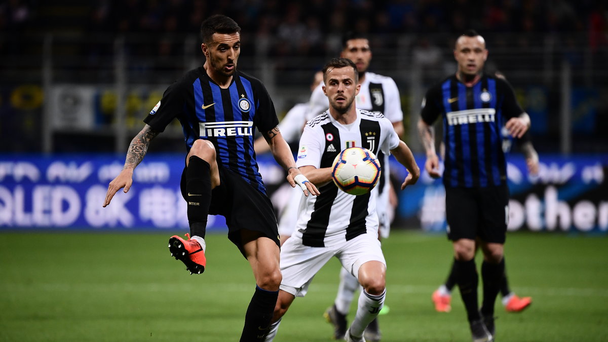 Matias Vecino (Inter Mediolan) i Miralem Pjanić (Juventus Turyn)