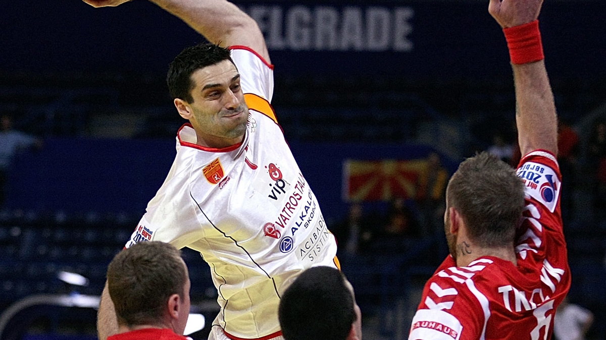 Kiril Lazarov (C, 2L)