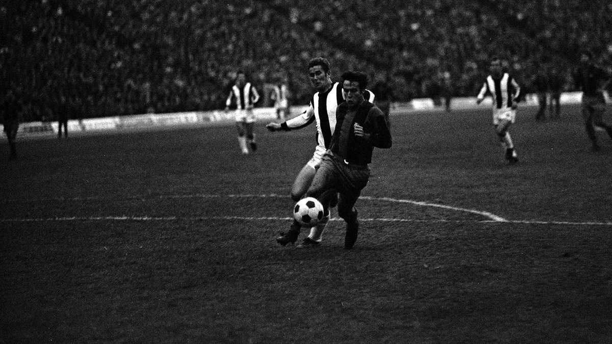 Mecz GKS Katowice - FC Barcelona z 1970 roku, w którym Lechosław Olsza również grał.