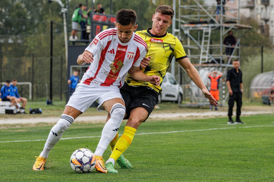 Jakub Apolinarski è stato una figura di spicco per il Pogoń Grodzisk Mazowiecki, vincendo due promozioni con la squadra.