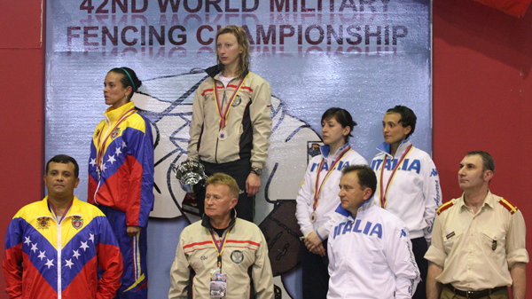 Aleksandra Socha na najwyższym stopniu podium