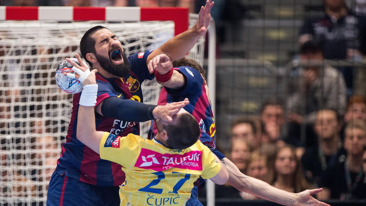 Nikola Karabatic taranuje Ivana Čupicia