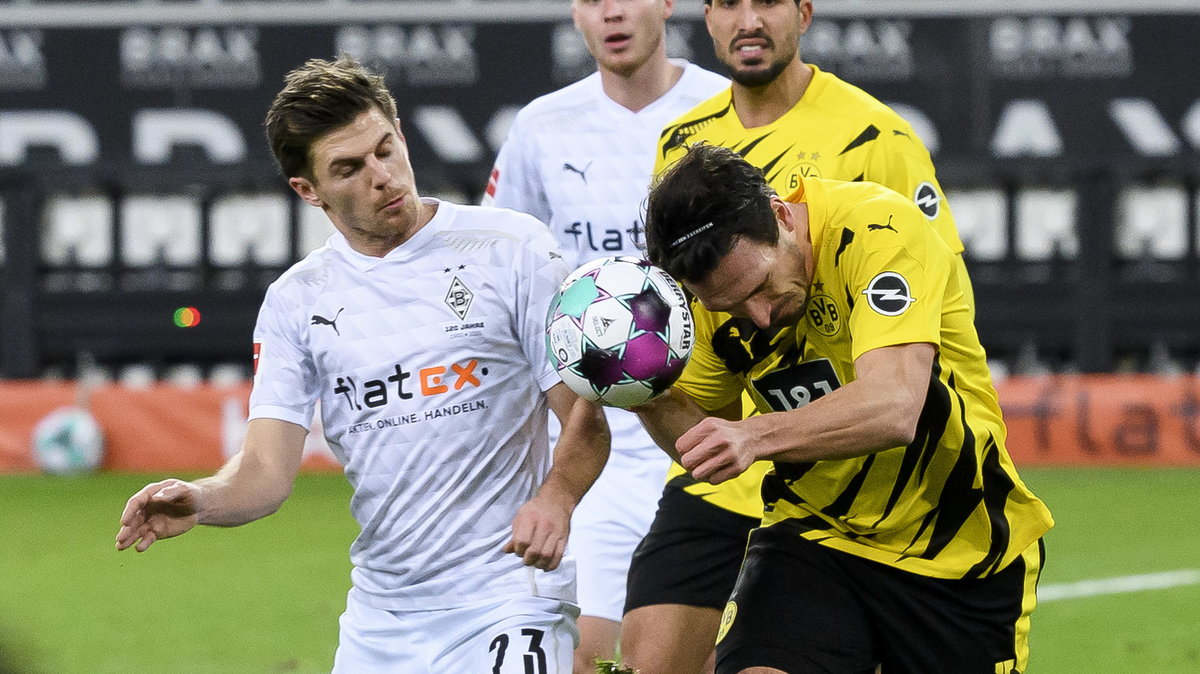 Piłkarze Borussii Moenchengladbach i Borussii Dortmund