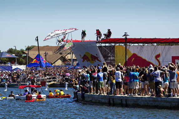 Te cyda potrafią latać - Red Bull Flutag