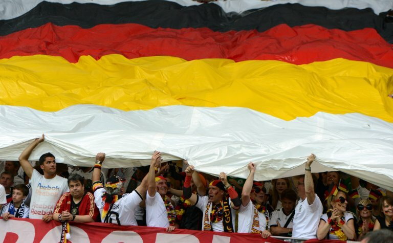 Niemieccy kibice przed meczem z Włochami