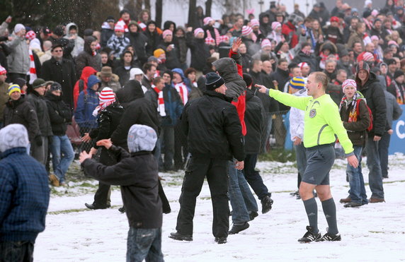 PIŁKA NOŻNA NOWOROCZNY TRENING PIŁKARZY CRACOVII