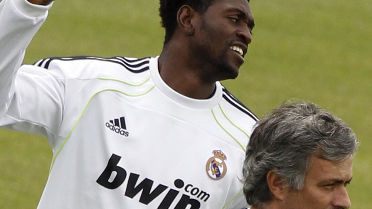 Emmanuel Adebayor (obok Jose Mourinho)
