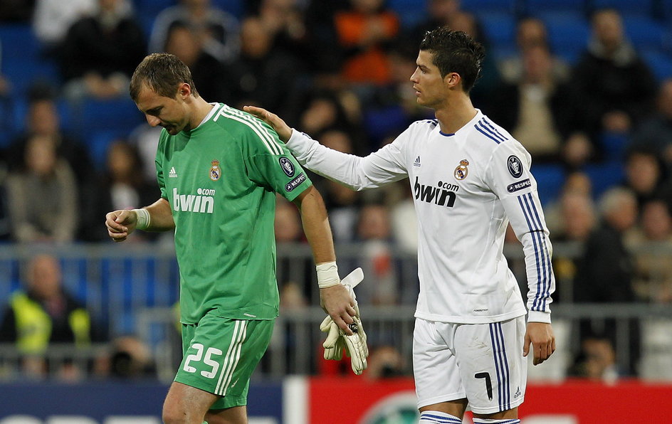 Jerzy Dudek i Cristiano Ronaldo (Real Madryt  - Auxerre)