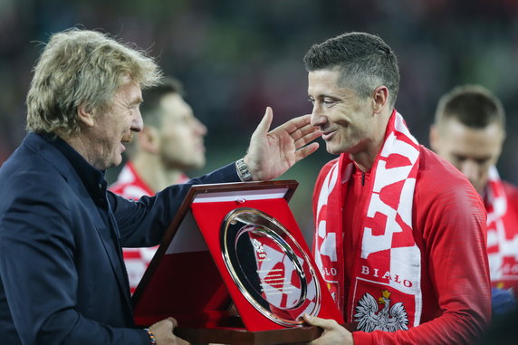 Robert Lewandowski odebrał wyróżnienie z rąk Zbigniewa Bońka