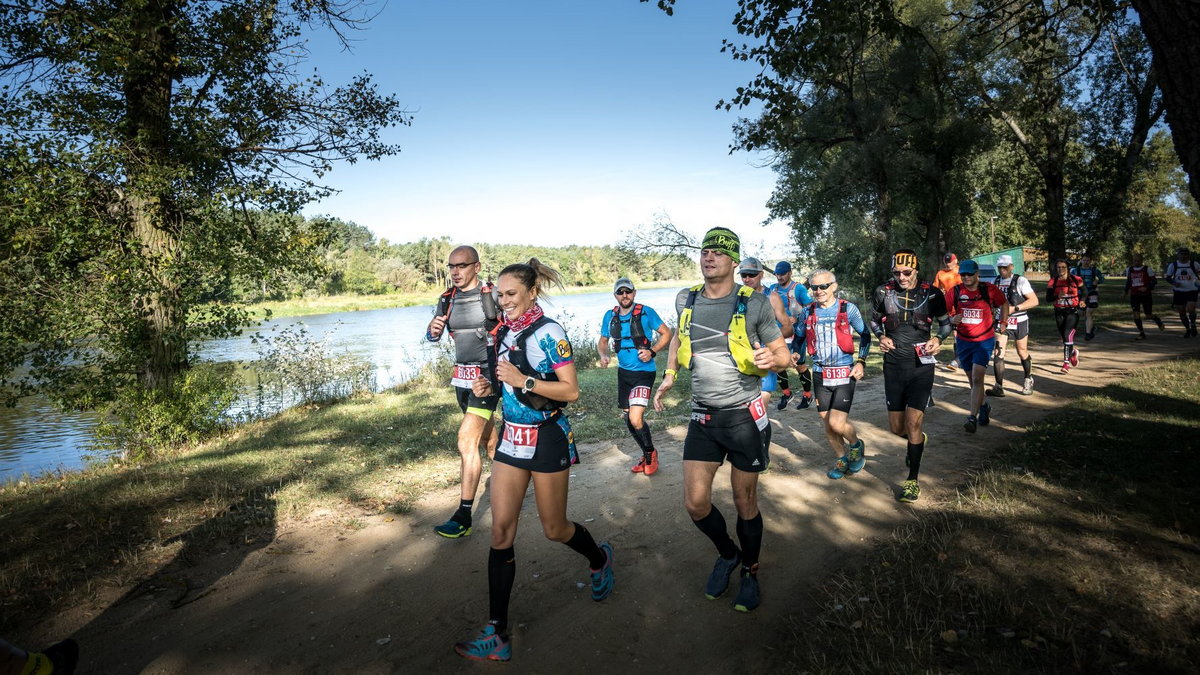 Z roku na rok w Ultramaratonie Nadbużańskim startuje coraz więcej biegaczy