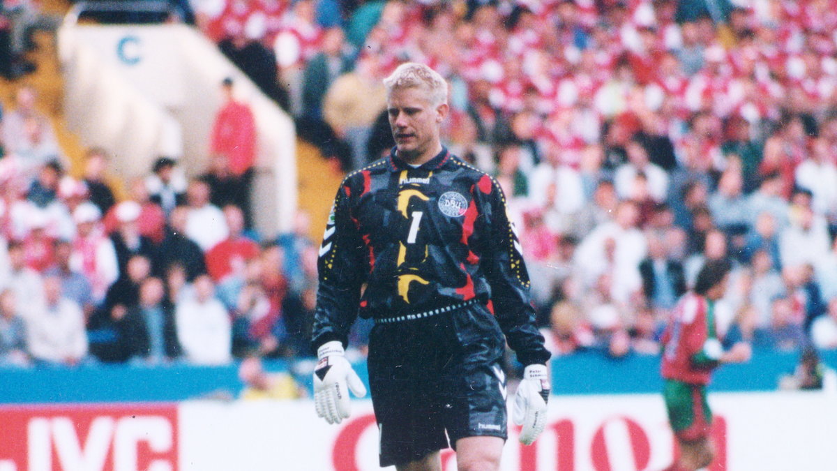 Peter Schmeichel w barwach reprezentacji Danii