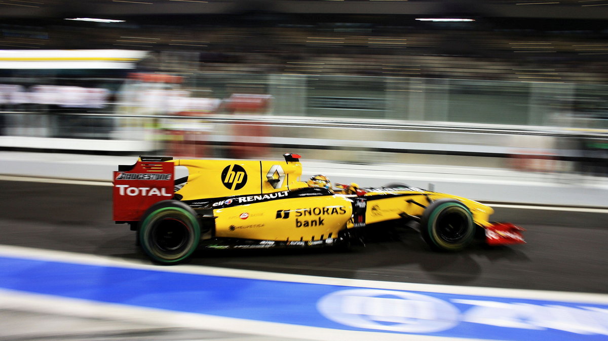 Rok 2010 - ostatni rok Roberta Kubicy w F1 i ostatni, w którym Renault występowało w fabrycznych barwach. Żółty kolor sportowy Renault już wkrótce może wrócić do Formuły 1, fot. www.facebook.com/cezarygutowskiofficial