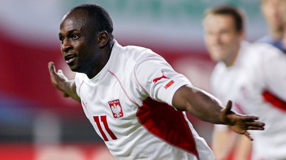 Emmanuel Olisadebe w barwach reprezentacji Polski (2002 r.)