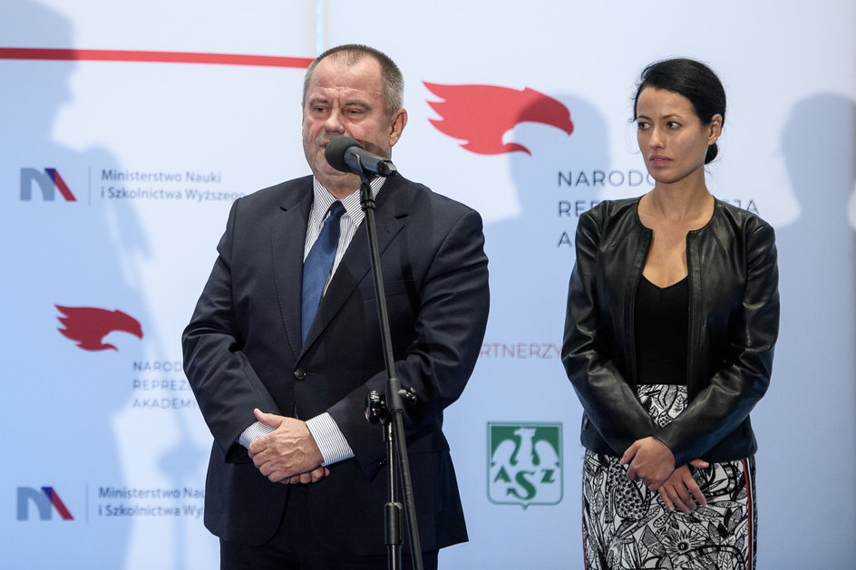 Prezes AZS prof. Alojzy Nowak oraz podsekretarz stanu w Ministerstwie Nauki i Szkolnictwa Wyższego Anna Budzanowska na konferencji przedstawiającej nowy program